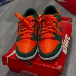 Nike dunks ‘ Miami Hurricane’ | size 9.5
